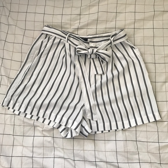 F21 flowy striped shorts - Picture 1 of 5